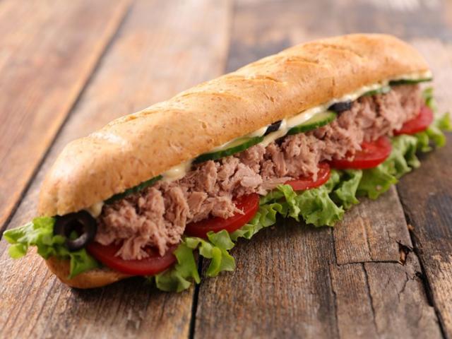 Sandwich thon crudités